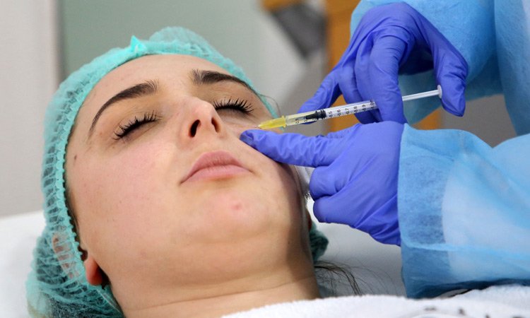 Cosmetic surgeries during pandemic proving painful for Albanian women