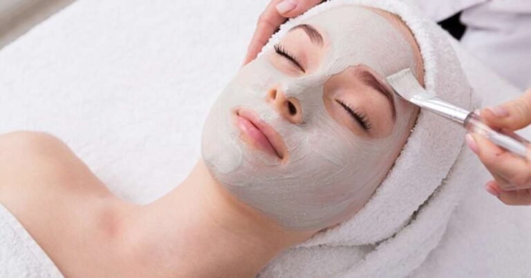 Step-By-Step Guide To Giving A Perfect Facial At Home