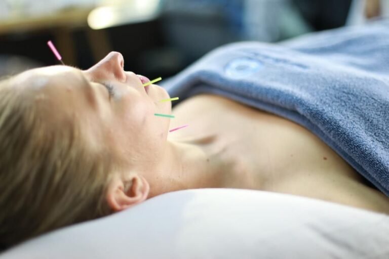 Is Facial Acupuncture a Natural Alternative to Botox? 6 Things About the TCM Treatment