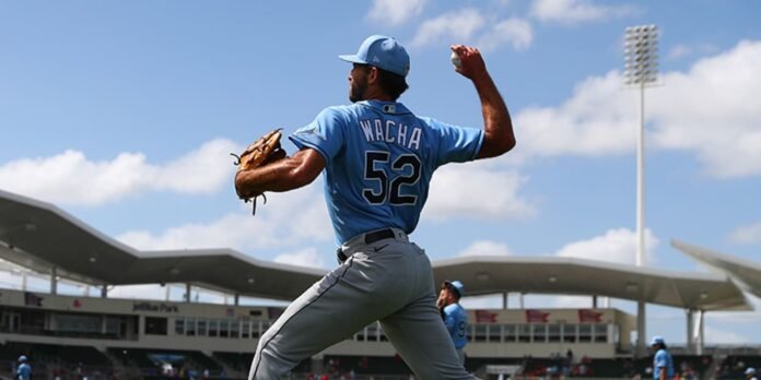 Wacha pitches to strengths in Rays debut