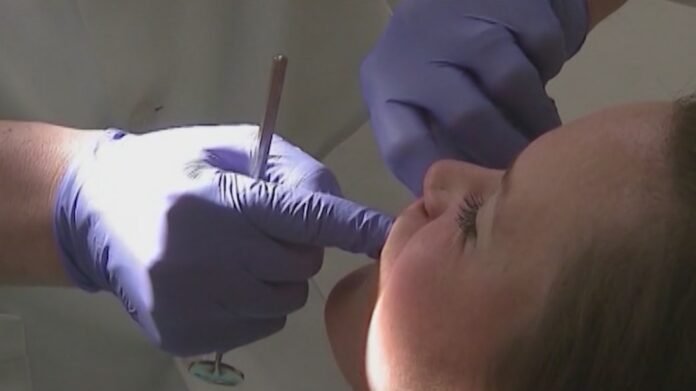 Gov. Ducey OKs letting Arizona dentists give cosmetic Botox shots