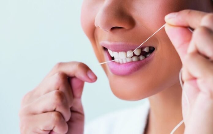 How to remove food stuck between your teeth or gums – Royal Examiner