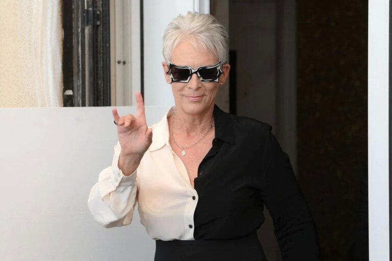 Jamie Lee Curtis posts message condemning the cosmetic surgery industry: ‘I’ve been sucking in my stomach since I was 11’ | Culture