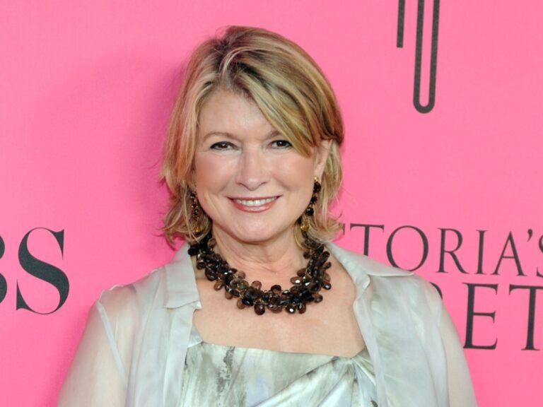 Martha Stewart Denies Plastic Surgery, Face Lift, Admits to Fillers – SheKnows