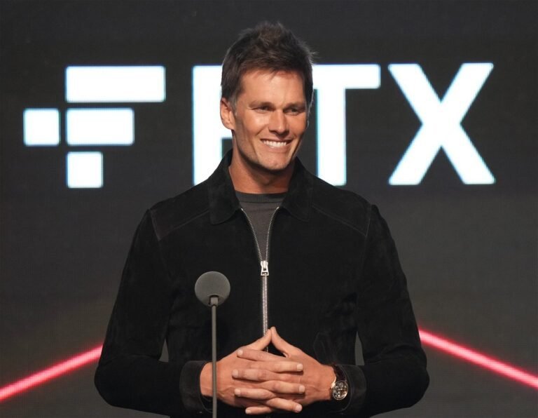 “Brady Got Botox”: NFL Twitter Confused on 44 Year Old Tom Brady Looking Significantly Younger Than 38 Year Old Aaron Rodgers on ‘NBA on TNT’