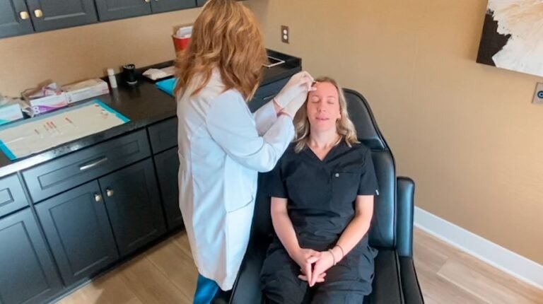 Ohio residents find ways to treat migraines at Facebar