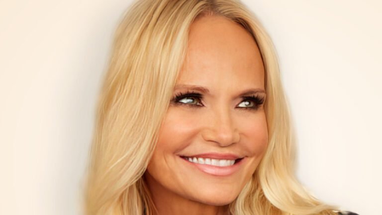 Kristin Chenoweth’s Advice For Anyone Who Lives With Chronic Pain