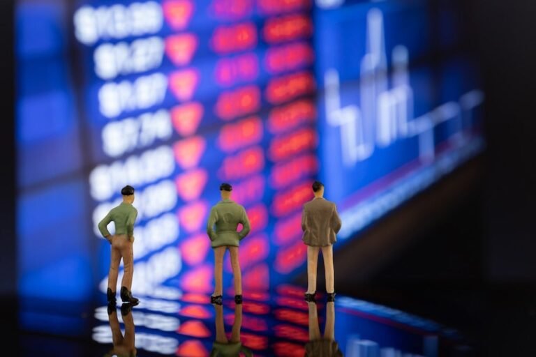 American Eagle Outfitters (NYSE:AEO), PlayAGS (NYSE:AGS) – Why ShiftPixy Surged Around 177%; Here Are 71 Biggest Movers From Yesterday