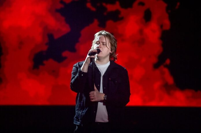 Lewis Capaldi covers Britney Spears in BBC Radio 1’s Live Lounge