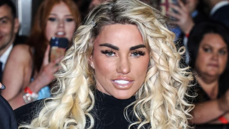 Katie Price shows off plumped up pout as she reveals she’s had her lips done for the 4th time this year – and more Botox