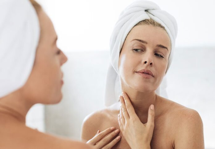 A Dermatologist Tells Us How To Reduce Neck Wrinkles For Women Over 50