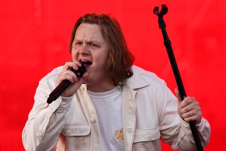Lewis Capaldi addresses fan concerns after video of him twitching goes viral on TikTok